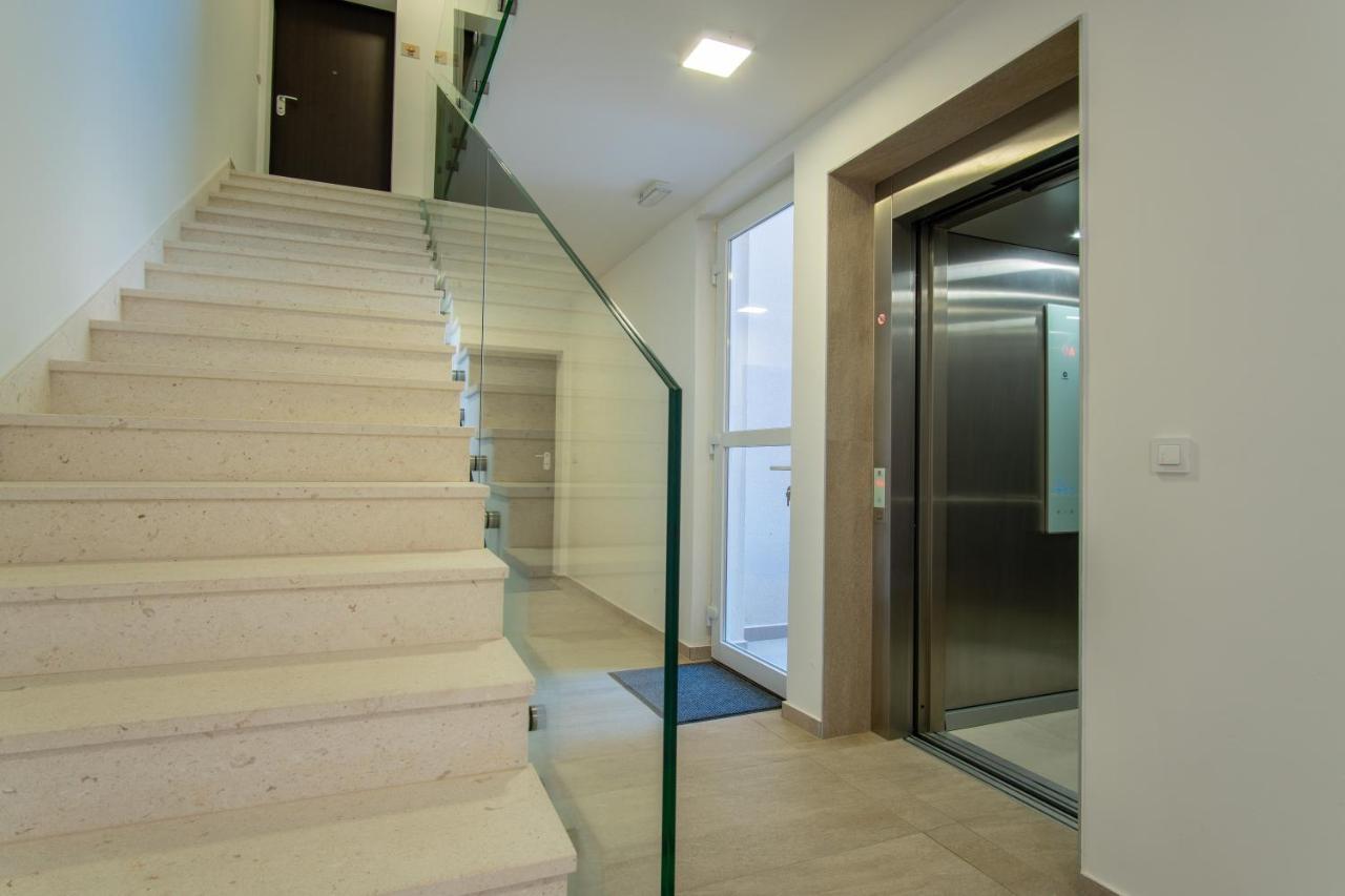 Apartments Mandre II מראה חיצוני תמונה