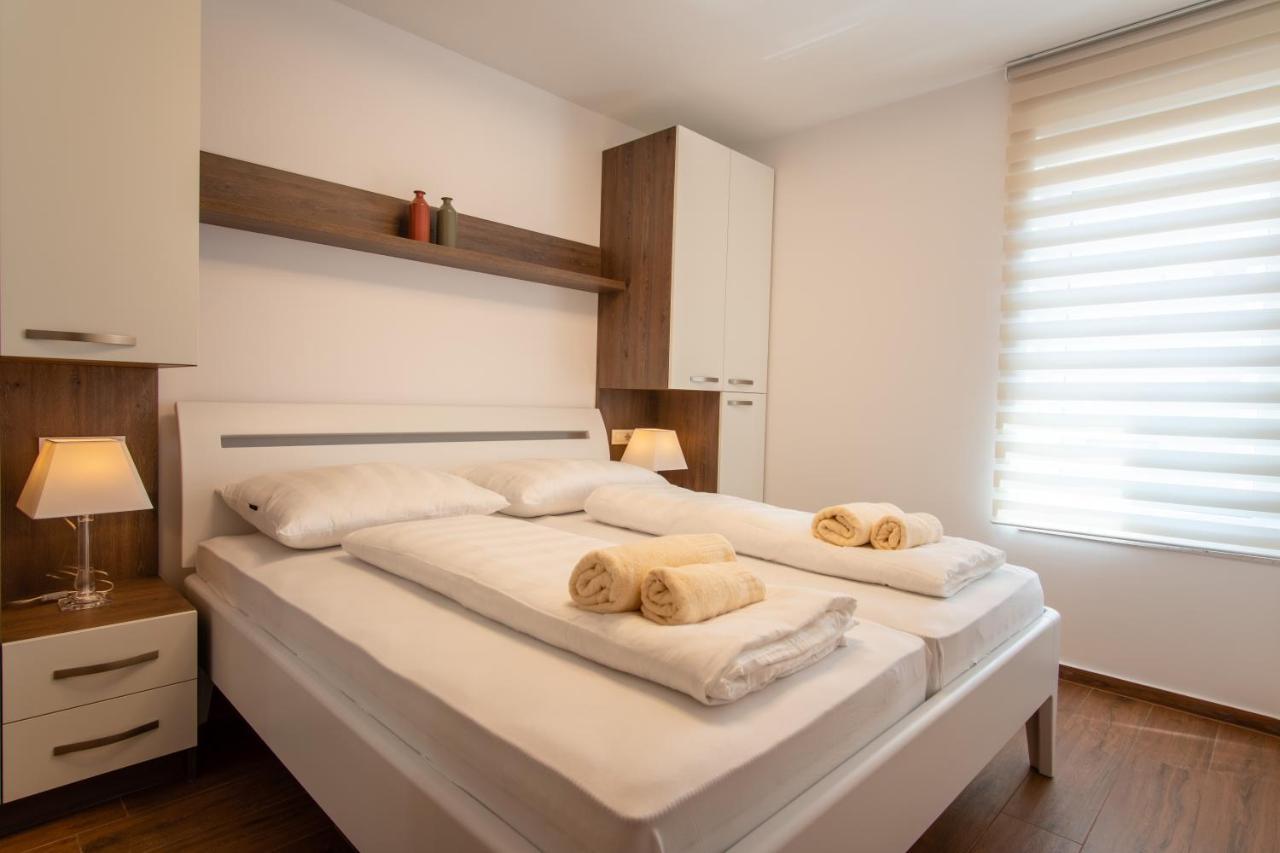 Apartments Mandre II מראה חיצוני תמונה
