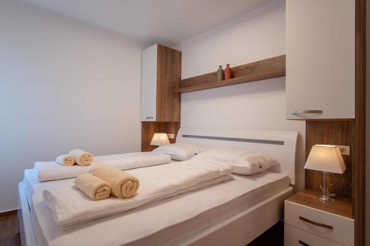 Apartments Mandre II מראה חיצוני תמונה